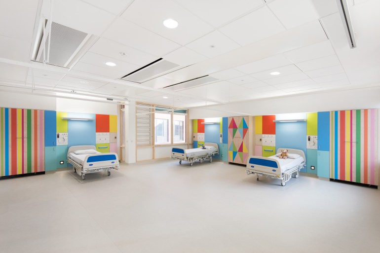 sheffield-childrens-hospital-morag-myerscough-interior-design-uk_dezeen_2364_col_4.jpg